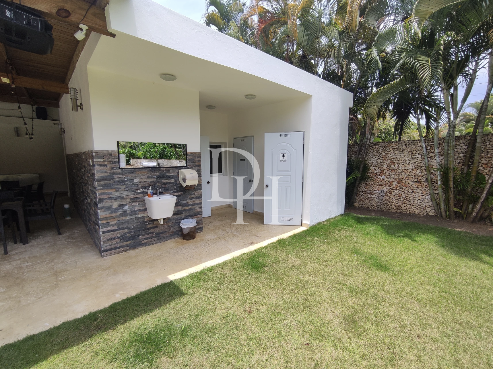 Коммерческую недвижимость в Кабарете, Доминиканская республика, 240м2 - стоимость 390&nbsp;000$ - Ref: 79920 фото 3