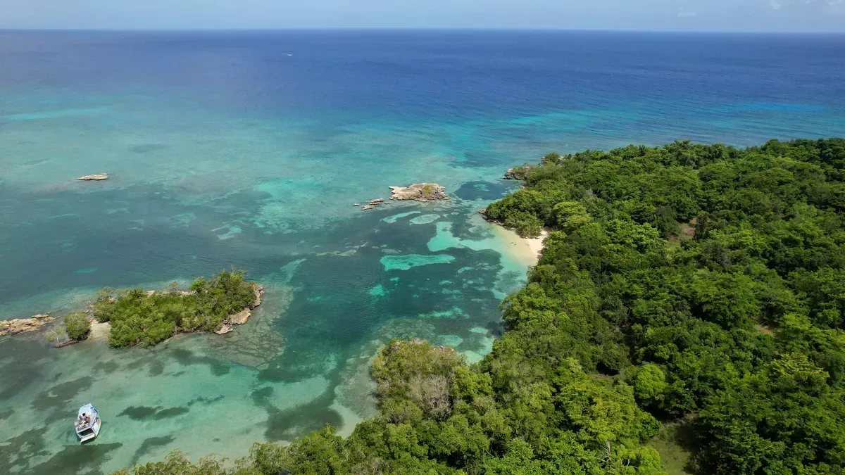 Участок в Кабрера, Доминиканская республика, 59 752м2 - стоимость 4&nbsp;182&nbsp;500$ - Ref: 80305 фото 1